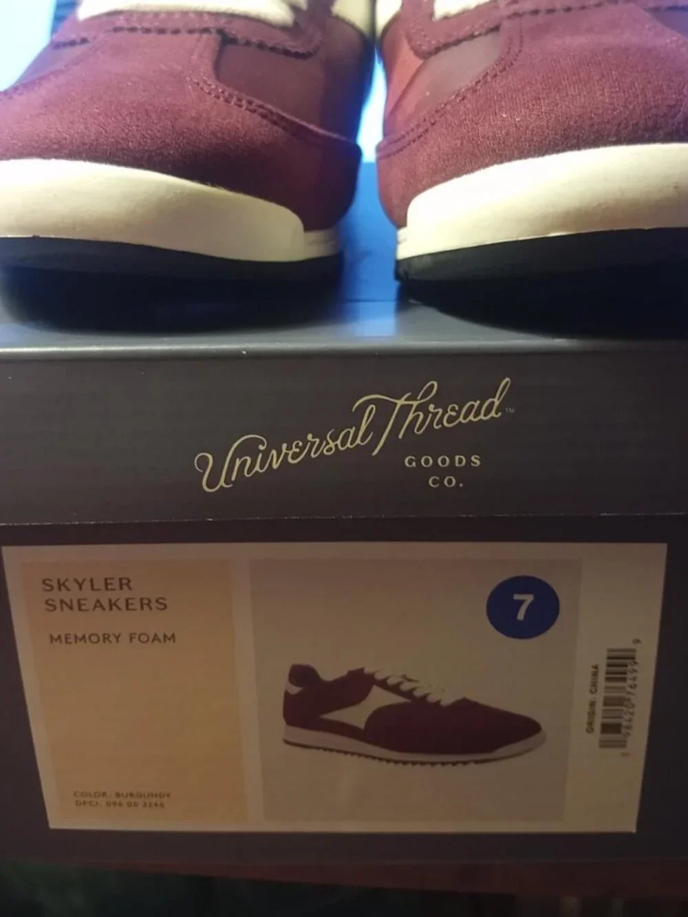 Women’s Skyler Sneakers Memory Foam Insole -Universal Thread Burgundy Size 7 NEW